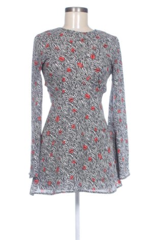Sukienka Guess, Rozmiar S, Kolor Kolorowy, Cena 173,57 zł, #137947805