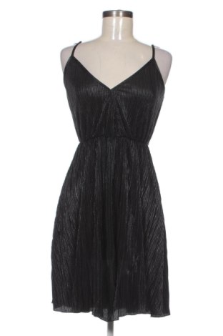 Šaty  Pull&Bear, Velikost M, Barva Černá, Cena  364,00 Kč, #137962180