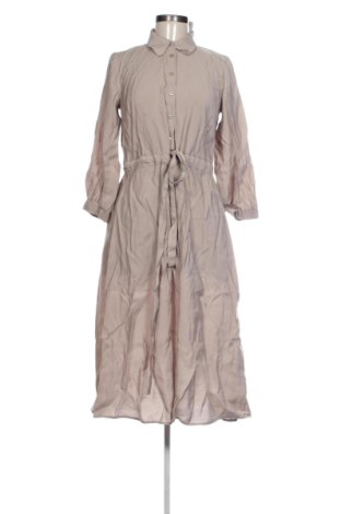 Φόρεμα Reserved, Μέγεθος M, Χρώμα  Μπέζ, Τιμή 14,76 €, #137971202
