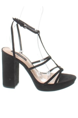 Σανδάλια Pull&Bear, Μέγεθος 37, Χρώμα Μαύρο, Τιμή 27,00 €, #137953876