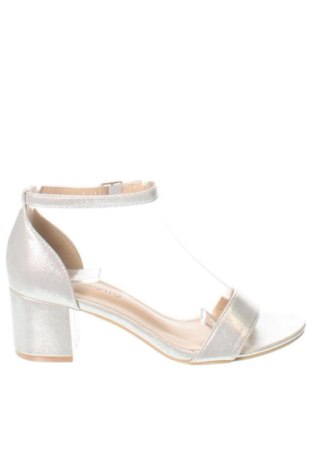 Σανδάλια Unbranded, Μέγεθος 36, Χρώμα Ασημί, Τιμή 28,00 €, #137951503
