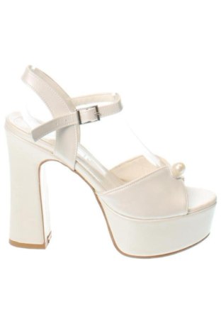 Sandalen Unbranded, Größe 35, Farbe Ecru, Preis € 29,15, #137976220