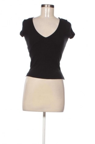 Dámská halenka Bershka, Velikost M, Barva Černá, Cena  124,00 Kč