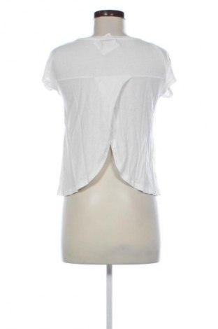 Dámská halenka Bershka, Velikost S, Barva Bílá, Cena  199,00 Kč