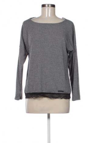 Dámská halenka Individual, Velikost M, Barva Vícebarevné, Cena  69,00 Kč