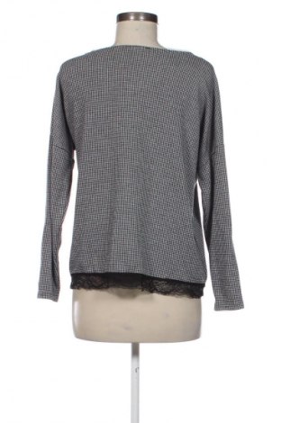 Dámská halenka Individual, Velikost M, Barva Vícebarevné, Cena  69,00 Kč