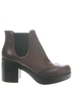 Дамски боти Alesya, Размер 39, Цвят Кафяв, Цена 52,66 €