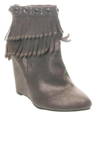 Γυναικεία μποτάκια Unbranded, Μέγεθος 39, Χρώμα  Μπέζ, Τιμή 10,99 €