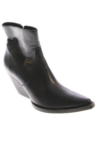 Γυναικεία μποτάκια Zara, Μέγεθος 40, Χρώμα Μαύρο, Τιμή 51,99 €