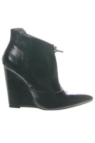 Botine de damă Zara, Mărime 36, Culoare Negru, Preț 100,99 Lei