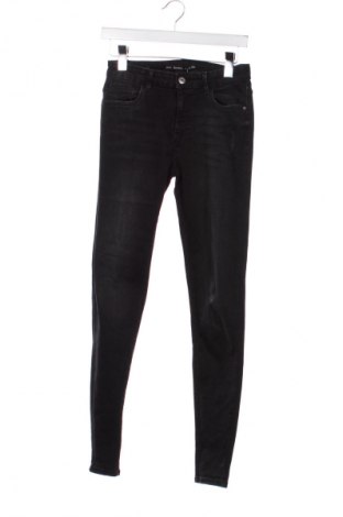 Γυναικείο Τζίν Bershka, Μέγεθος M, Χρώμα Μαύρο, Τιμή 14,77 €