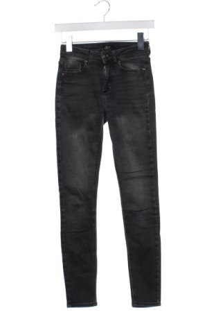 Dámské džíny  ONLY, Velikost S, Barva Šedá, Cena  379,00 Kč