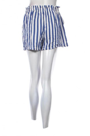 Damen Shorts Bershka, Größe L, Farbe Mehrfarbig, Preis 4,99 €