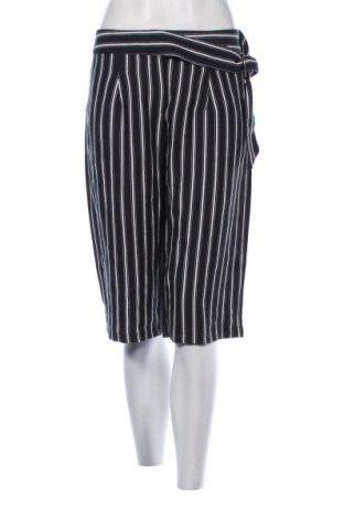 Dámské kraťasy  H&M, Velikost M, Barva Vícebarevné, Cena  199,00 Kč