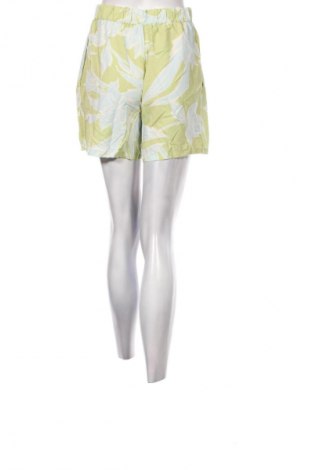 Dámské kraťasy  Tamaris, Velikost S, Barva Vícebarevné, Cena  69,00 Kč