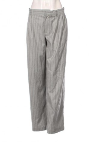 Γυναικείο παντελόνι Bershka, Μέγεθος M, Χρώμα Γκρί, Τιμή 28,99 €