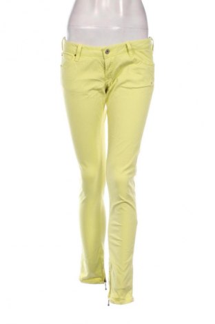 Pantaloni de femei Guess, Mărime M, Culoare Galben, Preț 112,99 Lei