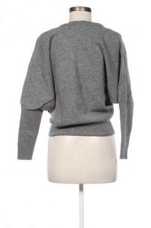 Dámský svetr Sisley, Velikost M, Barva Šedá, Cena  359,00 Kč