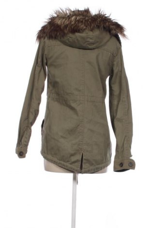 Dámská bunda  Bershka, Velikost S, Barva Zelená, Cena  149,00 Kč