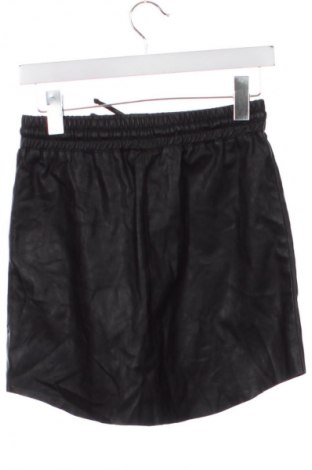 Кожена пола Distrikt Norrebro, Размер XS, Цвят Черен, Цена 2,04 €