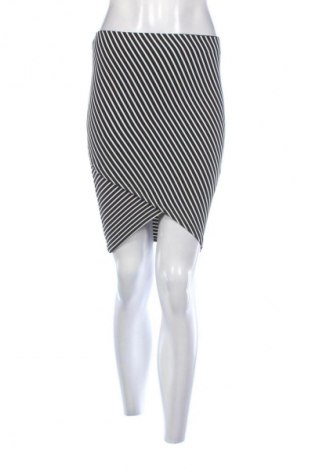 Sukně Bershka, Velikost S, Barva Vícebarevné, Cena  69,00 Kč