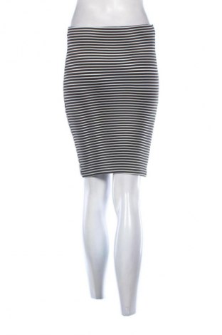 Sukně Bershka, Velikost S, Barva Vícebarevné, Cena  69,00 Kč