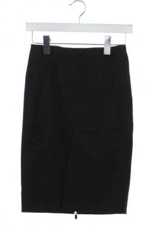 Пола Reserved, Размер XS, Цвят Черен, Цена 2,55 €