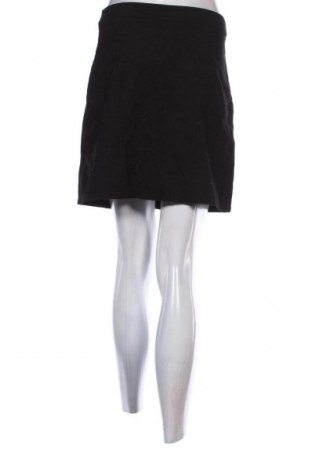 Пола SHEIN, Размер S, Цвят Черен, Цена 7,66 €