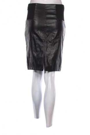 Пола SHEIN, Размер S, Цвят Черен, Цена 8,01 €