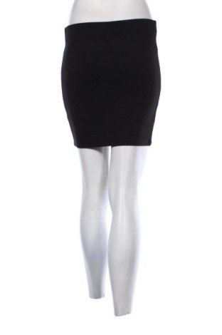 Пола Stradivarius, Размер M, Цвят Черен, Цена 3,06 €