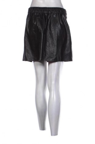 Пола Unbranded, Размер M, Цвят Черен, Цена 4,60 €