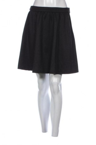 Пола VILA, Размер M, Цвят Черен, Цена 3,06 €