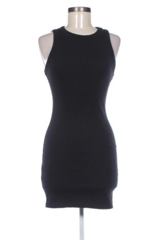 Рокля Bershka, Размер S, Цвят Черен, Цена 12,27 €
