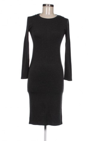 Šaty  Bershka, Velikost M, Barva Šedá, Cena  89,00 Kč