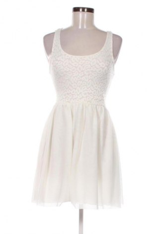 Šaty  Bershka, Velikost S, Barva Bílá, Cena  249,00 Kč