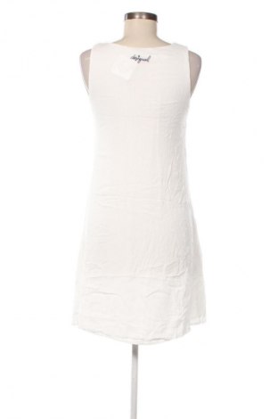 Рокля Desigual, Размер S, Цвят Бял, Цена 42,43 €