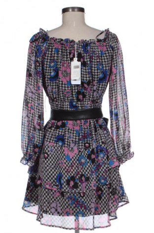 Рокля Guess, Размер S, Цвят Многоцветен, Цена 79,25 €
