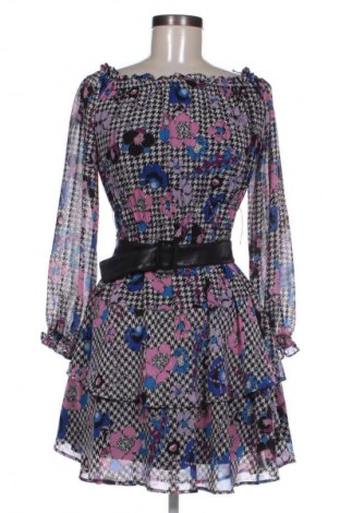 Рокля Guess, Размер S, Цвят Многоцветен, Цена 79,25 €