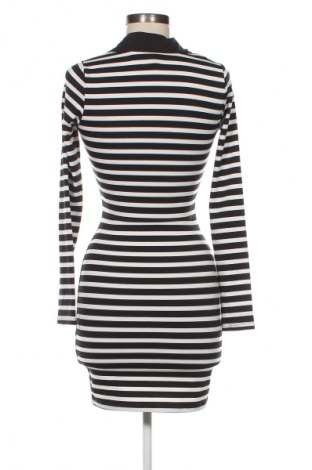 Šaty  H&M Divided, Velikost XS, Barva Vícebarevné, Cena  339,00 Kč