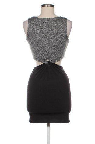 Šaty  H&M Divided, Velikost XS, Barva Vícebarevné, Cena  229,00 Kč