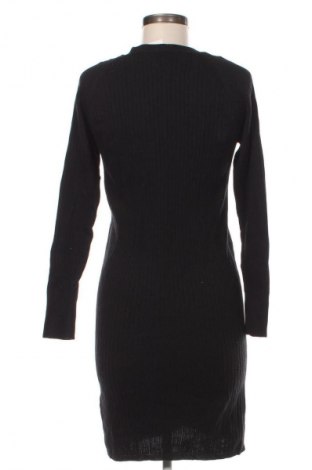 Šaty  Jdy, Velikost S, Barva Černá, Cena  129,00 Kč