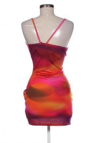 Šaty  Pretty Little Thing, Velikost M, Barva Vícebarevné, Cena  134,00 Kč