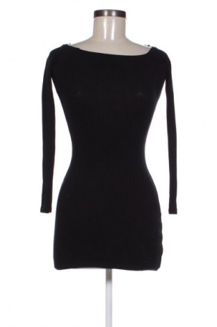 Šaty  Pull&Bear, Velikost XS, Barva Černá, Cena  59,00 Kč
