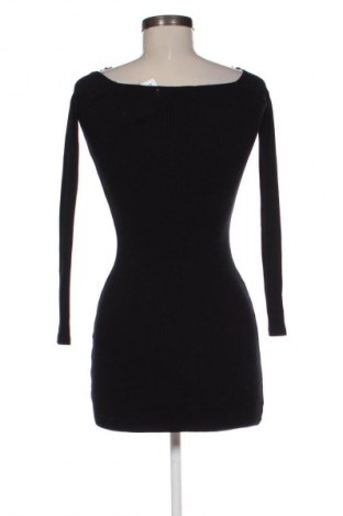 Šaty  Pull&Bear, Velikost XS, Barva Černá, Cena  59,00 Kč
