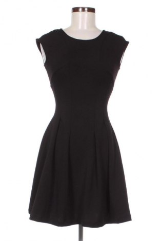 Šaty  Sinsay, Velikost XS, Barva Černá, Cena  169,00 Kč