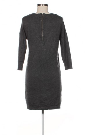 Šaty  Vero Moda, Velikost S, Barva Šedá, Cena  228,00 Kč
