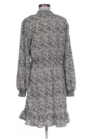 Šaty  Vero Moda, Veľkosť M, Farba Viacfarebná, Cena  6,95 €