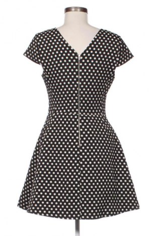 Kleid Zara, Größe M, Farbe Mehrfarbig, Preis 17,99 €