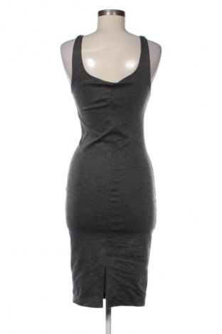 Kleid Zara Trafaluc, Größe M, Farbe Grau, Preis € 9,99