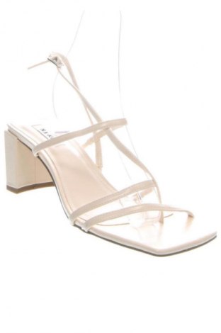 Σανδάλια NA-KD, Μέγεθος 40, Χρώμα Εκρού, Τιμή 38,99 €